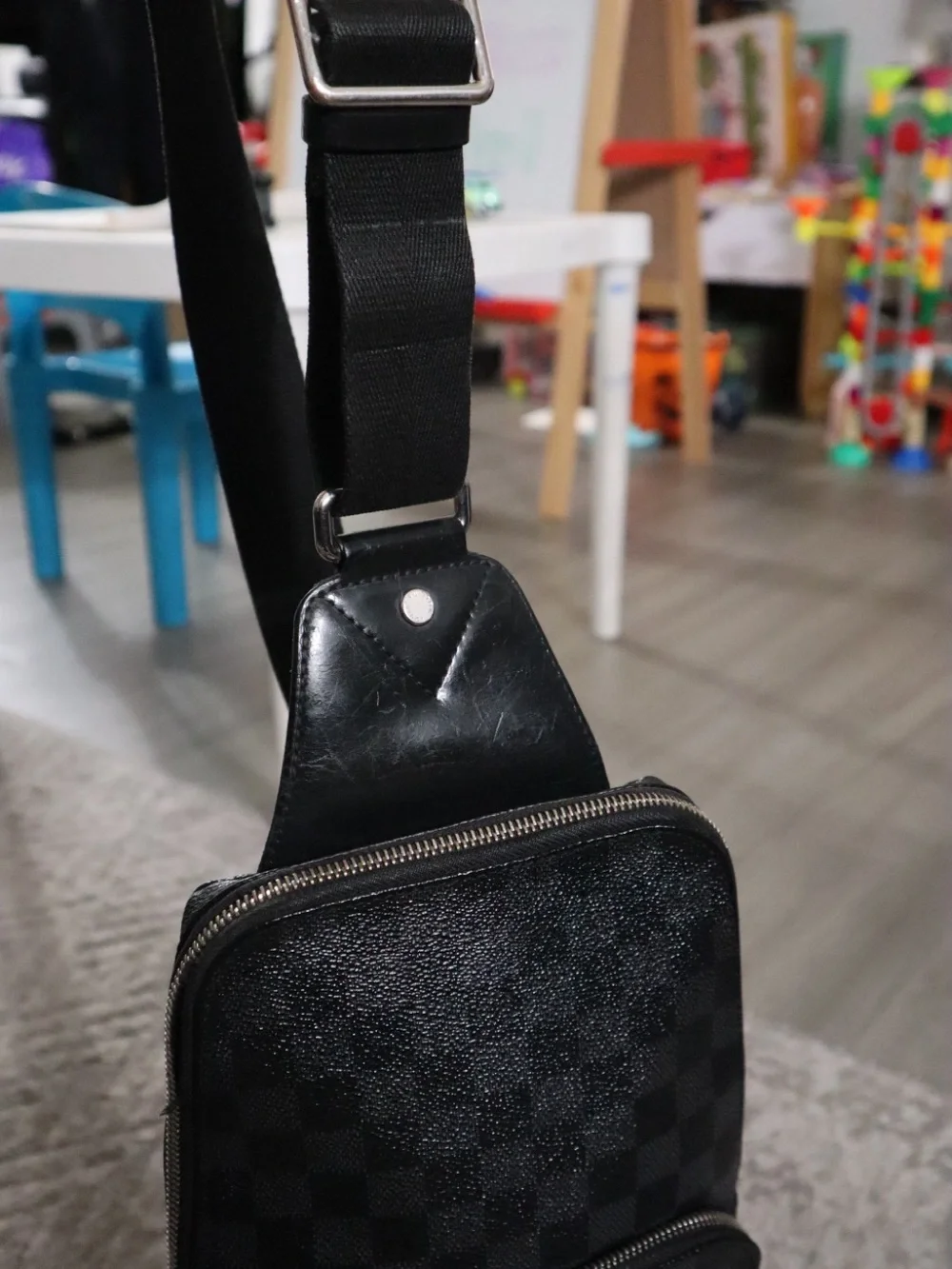Louis Vuitton Avenue sling bag Damier Graphite